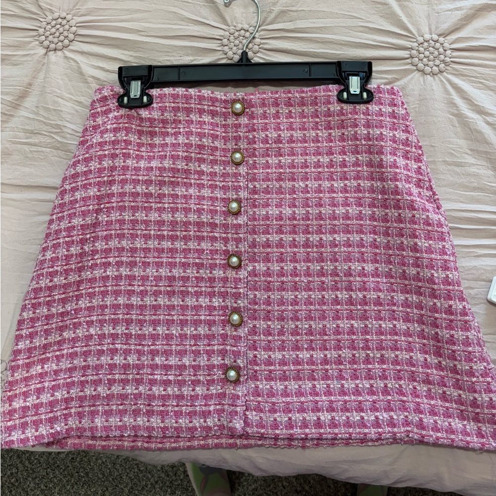 American threads pink mini skirt